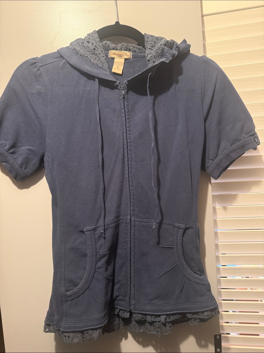 Vintage Y2K Women's Navy Short-Sleeve Zip Hoodie with Lace Trim